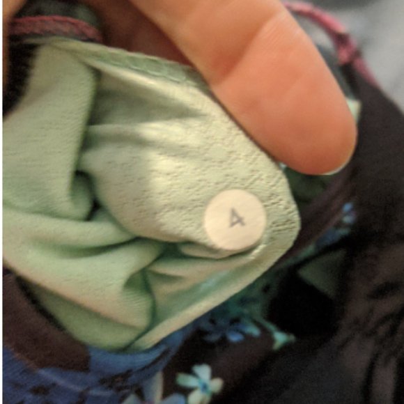 No Limits Size 4 Tank -- Spring has Sprung - Picture 3 of 7